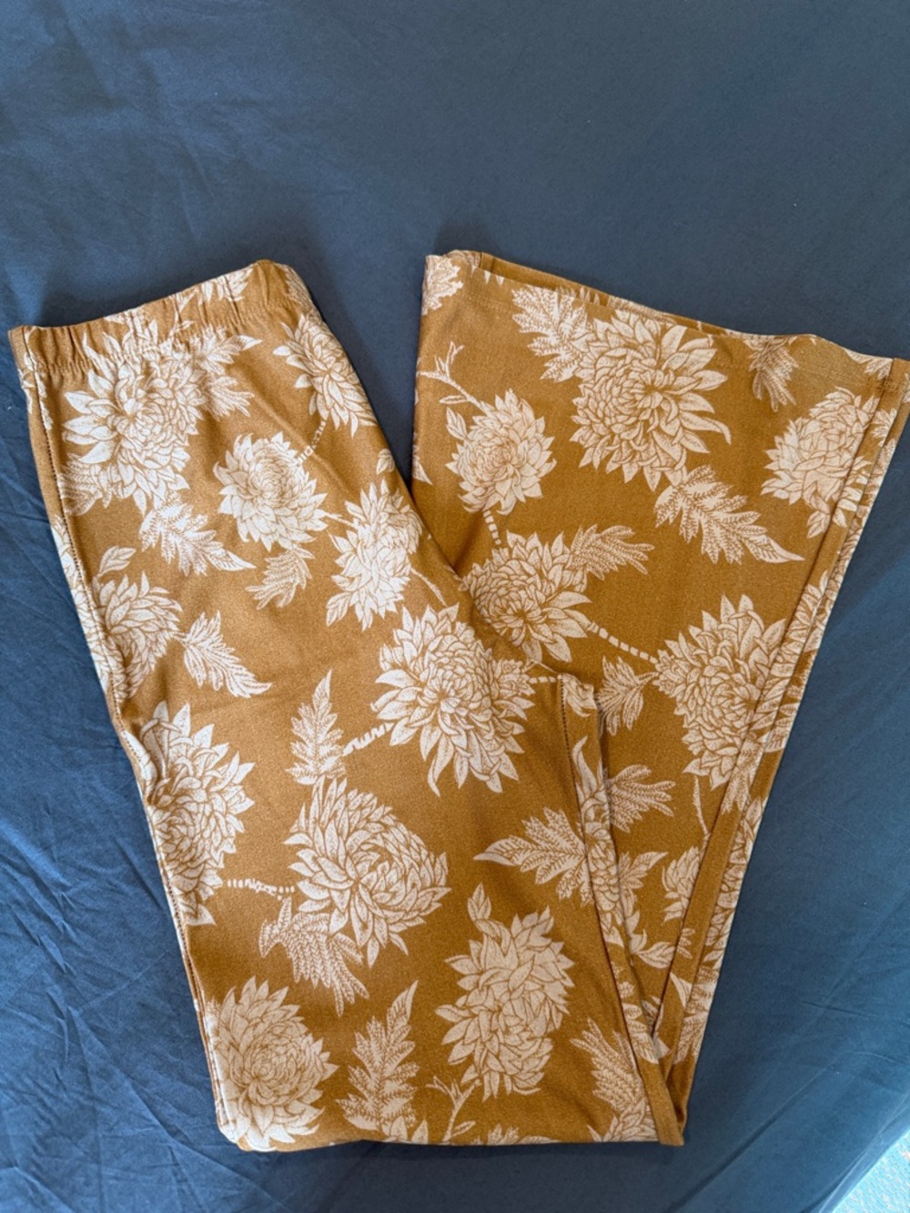 Novella Royale Iris bells - Picture 2 of 7